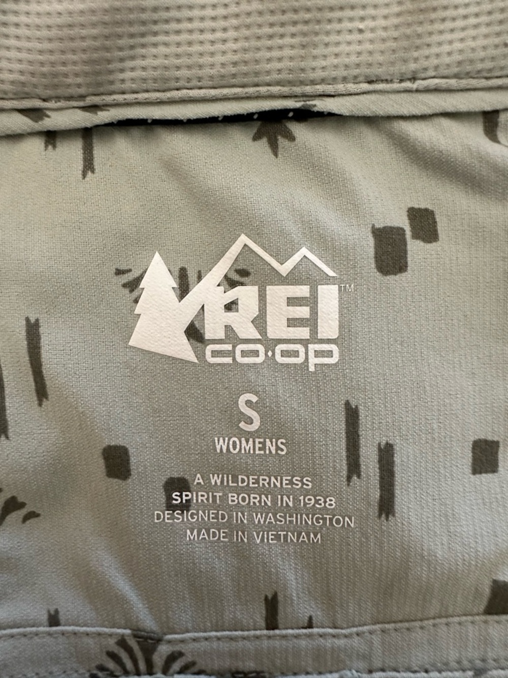 REI Sahara Long-Sleeve Sage Green Hiking Shirt - Picture 3 of 5